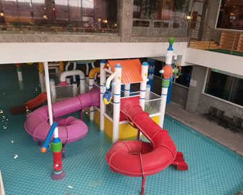 室內水上樂園旋轉滑梯定制：一場水上的冒險之旅