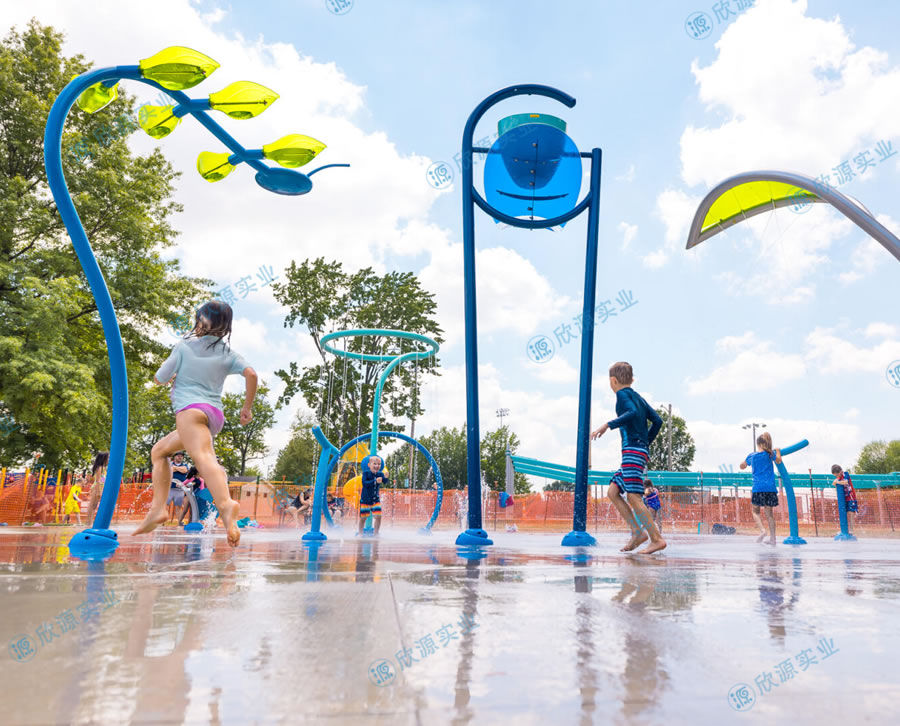 倒水桶戲水設備