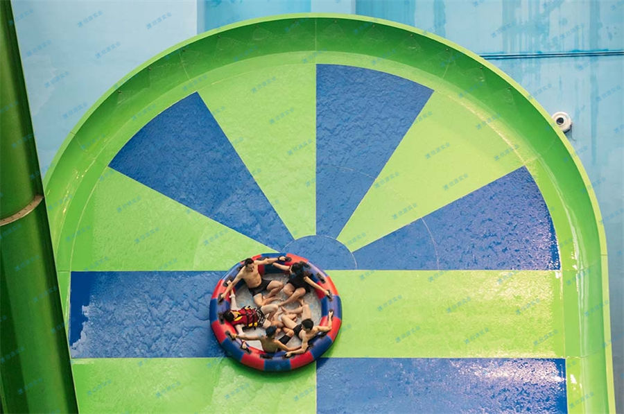 加長(zhǎng)版飛天回旋水滑梯