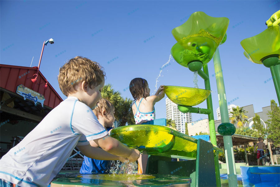 水上樂(lè)園設(shè)備七彩滑道有投資價(jià)值嗎？-7424