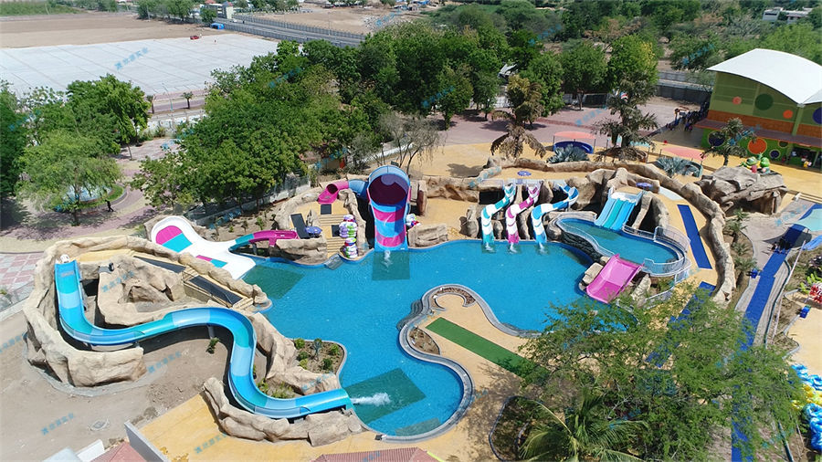 【水上樂園設(shè)備】充氣蹦床有多種型號可供選擇