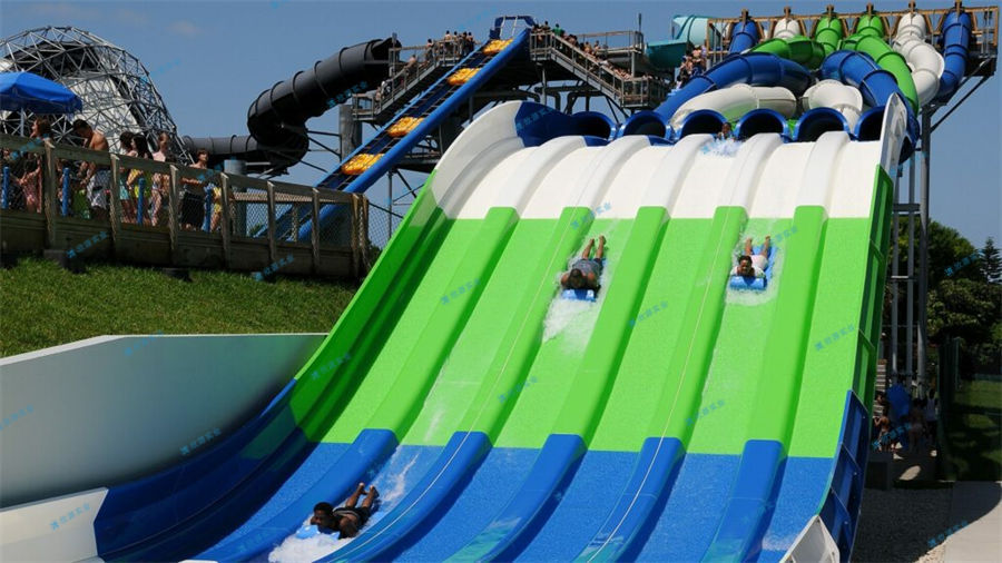 【水上游樂設(shè)備】各地較奢侈的三大時(shí)尚SPA-7402